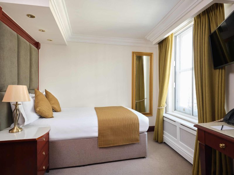 Small Double Room, 1 Large Twin Bed