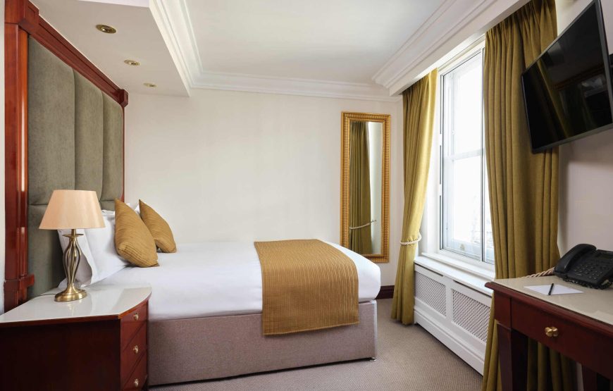 Small Double Room, 1 Large Twin Bed