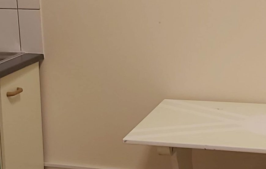 Quadruple Room (37 Collingaham Place)
