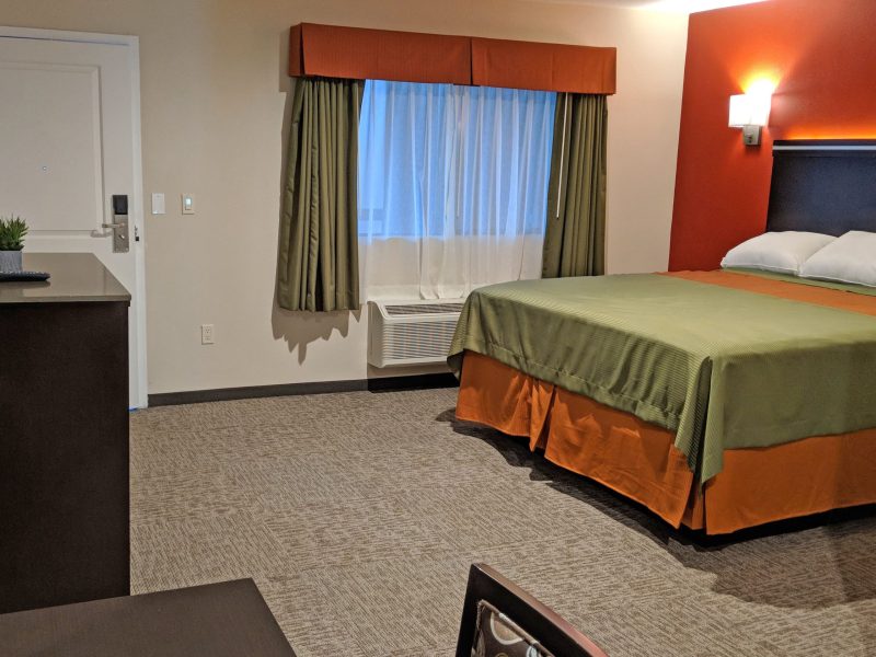 1 King Bed