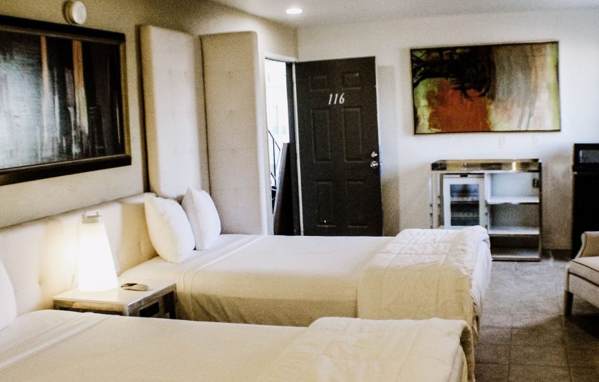 Standard Room, 1 Queen Bed