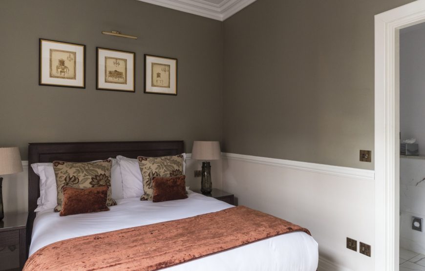 Junior Deluxe Double Room