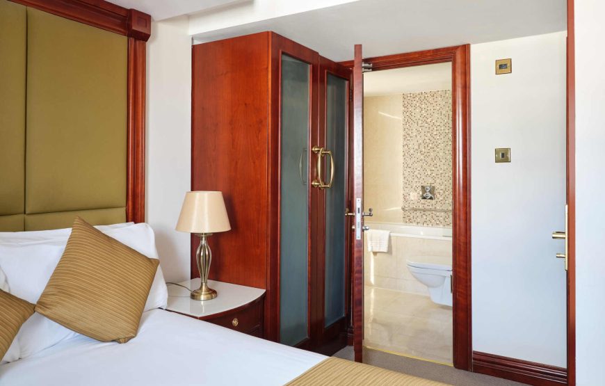 Small Double Room, 1 Large Twin Bed