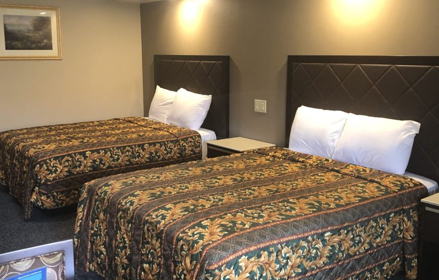 Double Room, 2 Queen Beds, Smoking