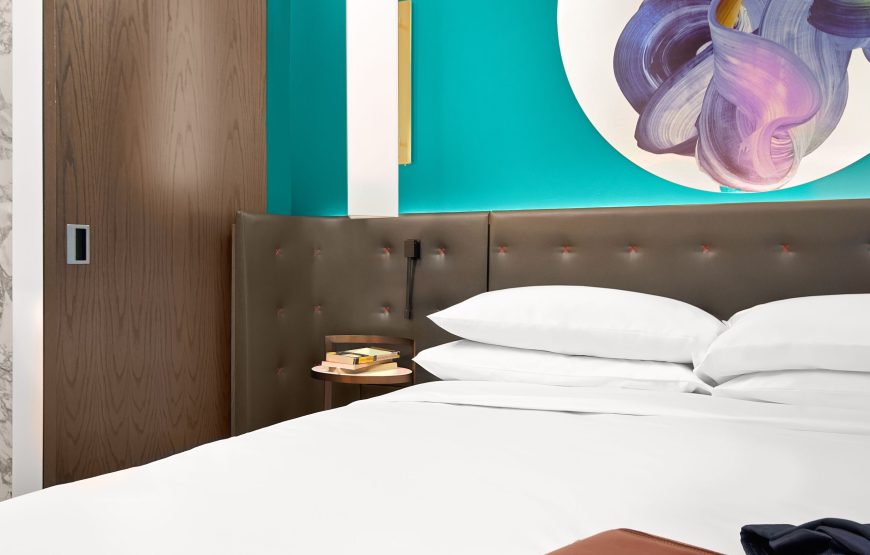 Room, 1 King Bed, Accessible (with Shower)