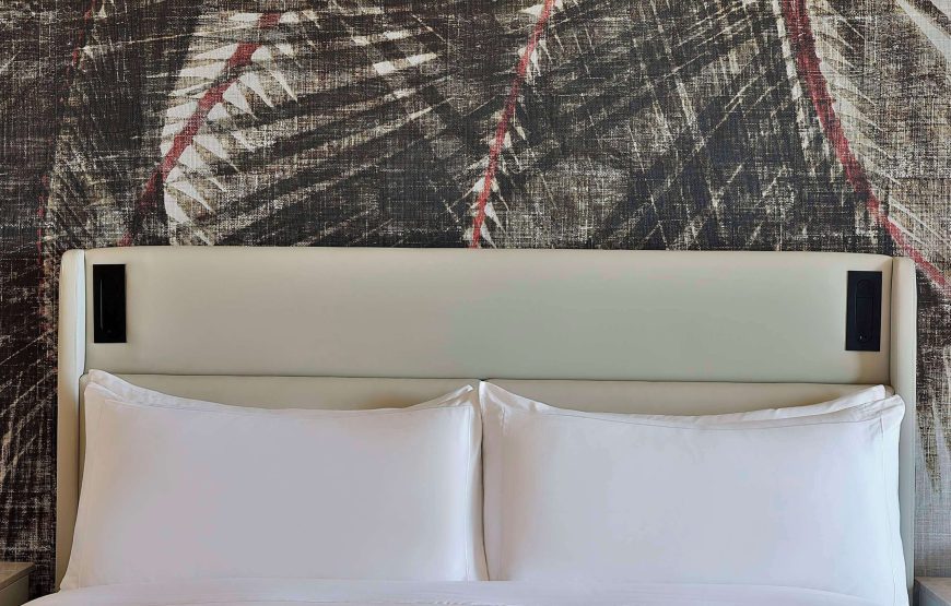 Deluxe Room, 1 King Bed