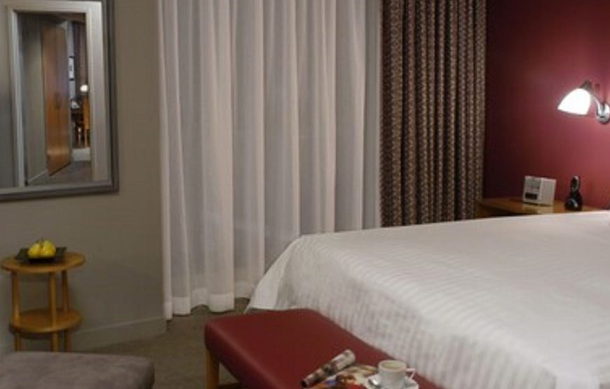 Deluxe Room, 1 King Bed, Balcony, Golf View