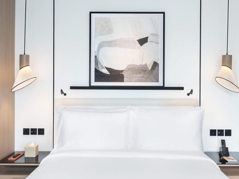 Deluxe Room, 1 King Bed, City View