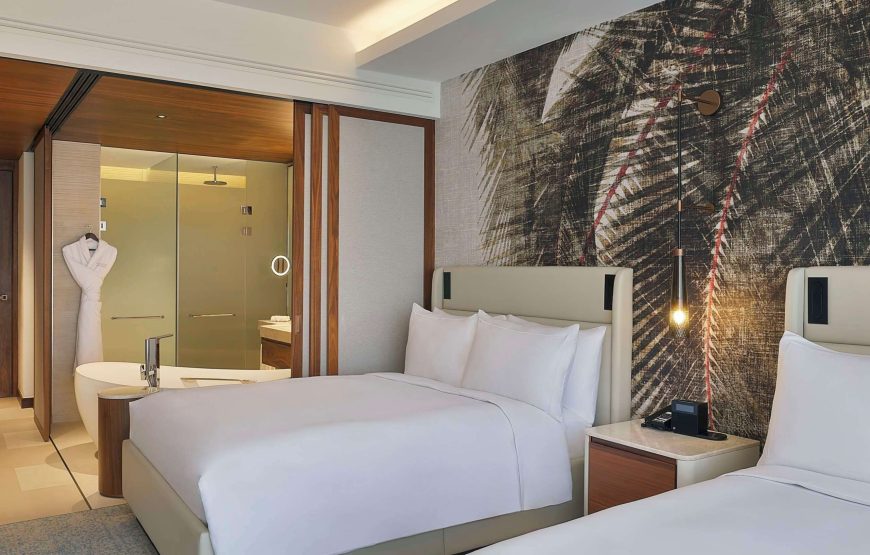 Deluxe Room, 1 Queen Bed