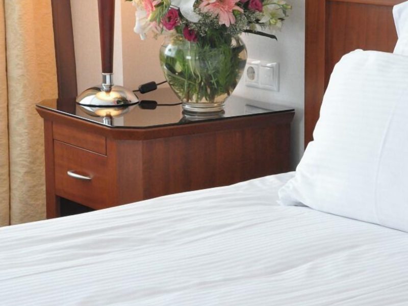 Luxury Oda