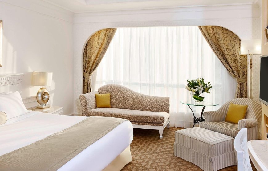 Room, 1 King Bed, Partial Ocean View, Tower