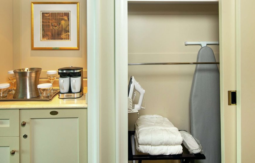 Room, 2 Queen Beds, View