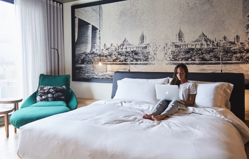 Signature Room, 1 King Bed, City View