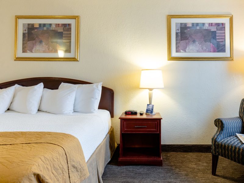 Standard Room, 1 Queen Bed