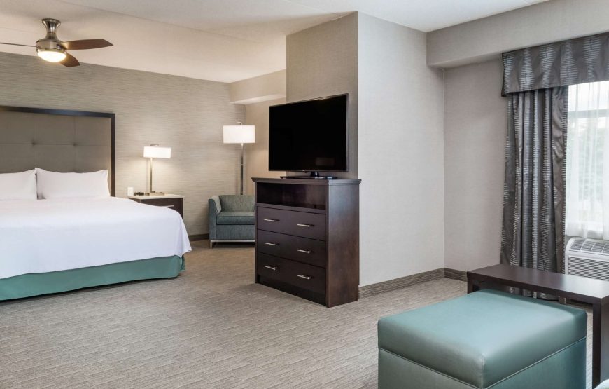 Studio, 1 King Bed, Accessible, Bathtub