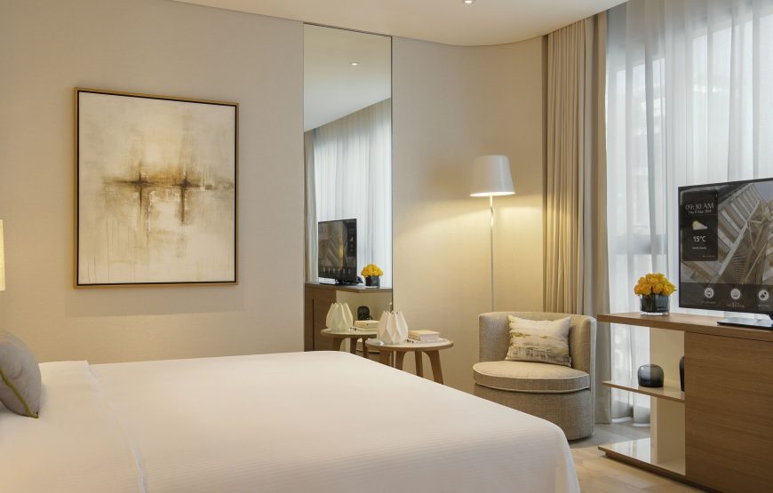 Studio, 1 King Bed, City View