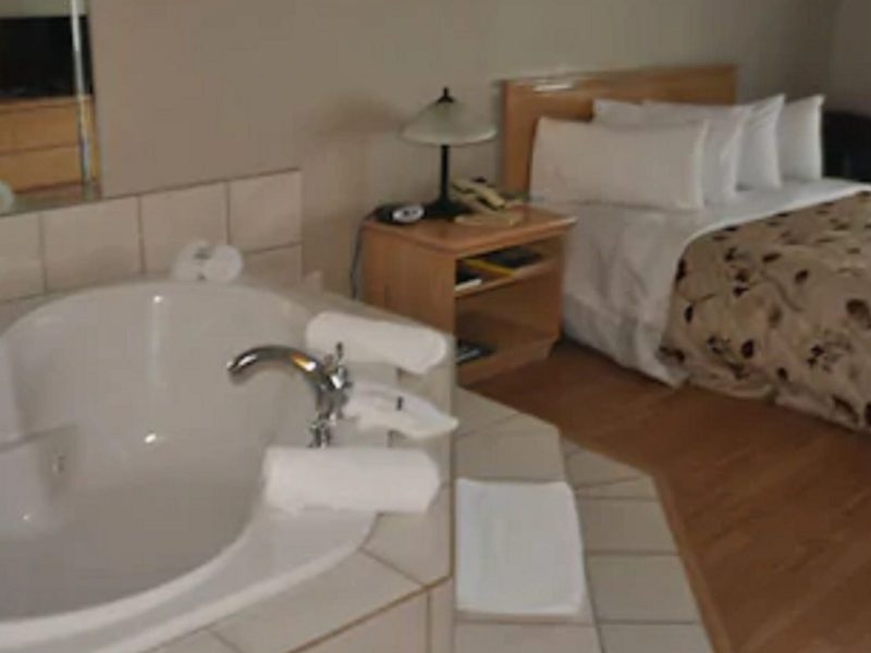 Suite, 1 Queen Bed
