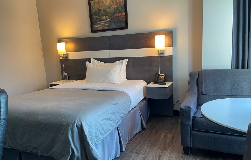 Suite, 1 Queen Bed, Non Smoking, Jetted Tub