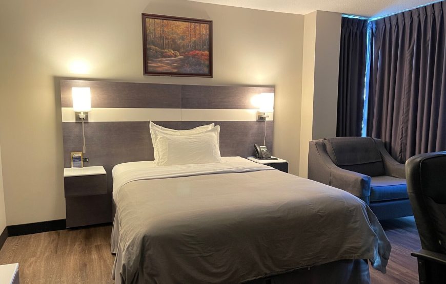 Suite, 1 Queen Bed, Non Smoking, Jetted Tub