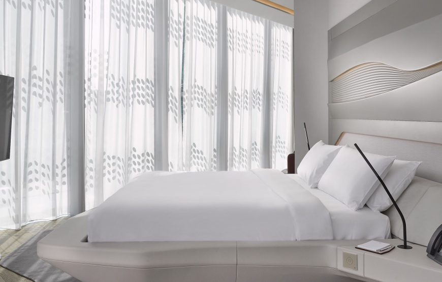 Suite (Beyond ME, with Jacuzzi)