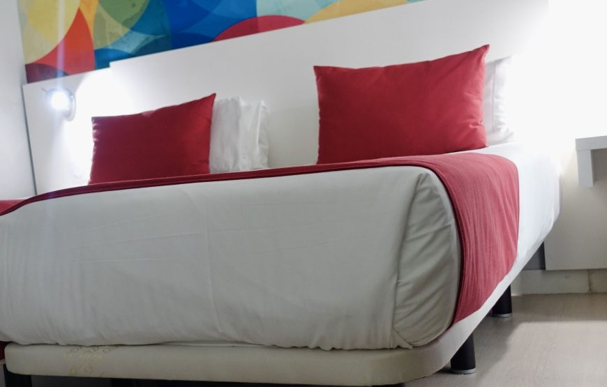 Suite superior, balcón (1, 2 and 3 pax)