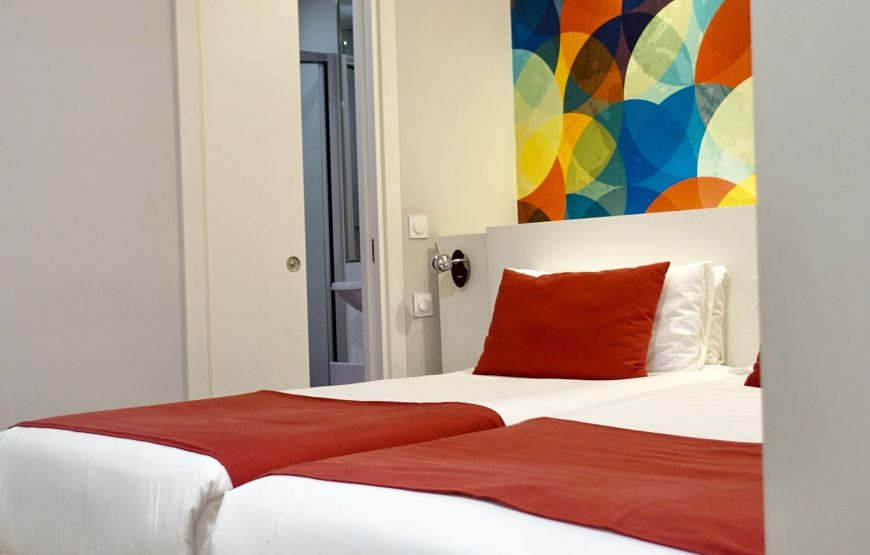 Suite superior, balcón (1, 2 and 3 pax)