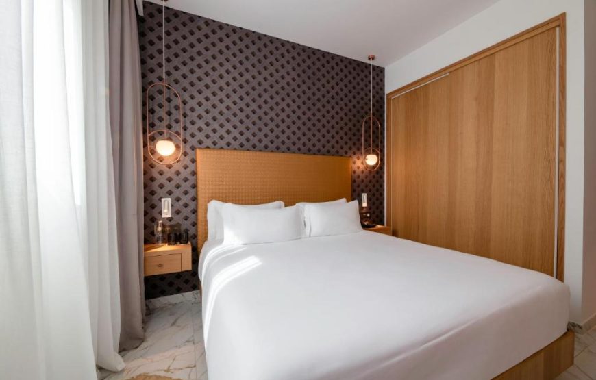 Deluxe Guest Room