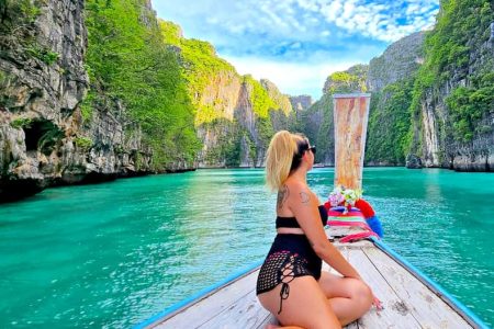 From Phuket: Day Trip to Phi Phi with Private Longtail Tour